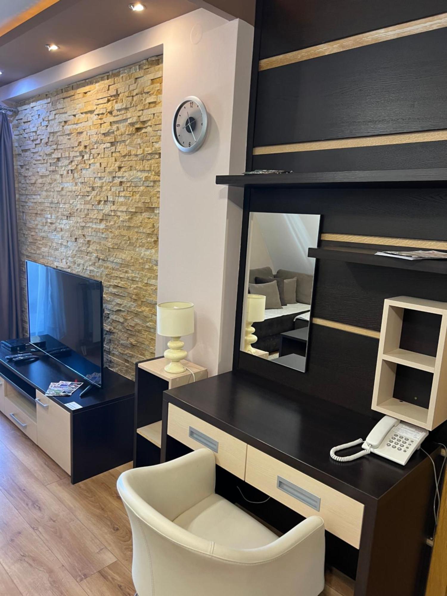 Family Apartmans Harry- Apartmans Of The Apart Hotel & Spa Zoned, Kopaonik - Special Benefit, Children Up To 13 Years Of Age Accompanied By Two Adults Stay For Free-Parking-Breakfast-Pool&Spa Luaran gambar